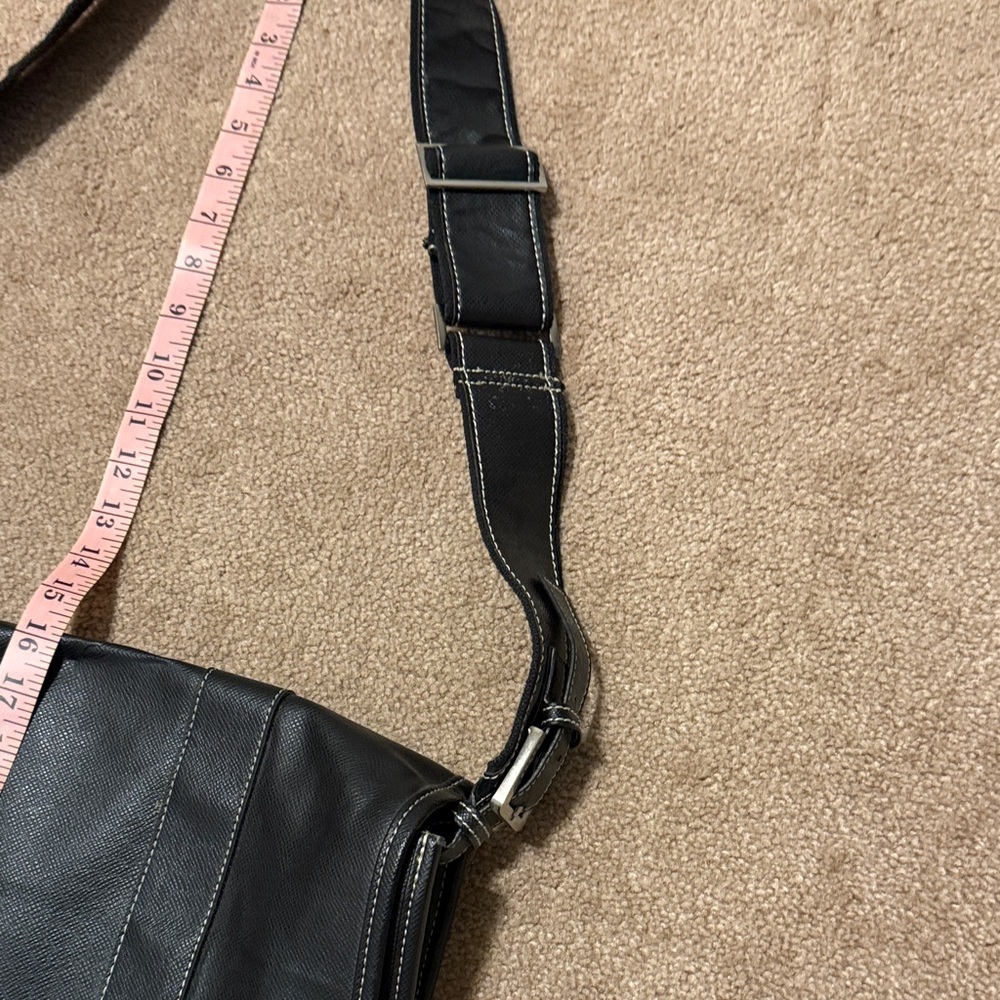 Kenneth Cole Reaction Dark Leather Messenger Bag with shoulder strap adjustable - Picture 12 of 13
